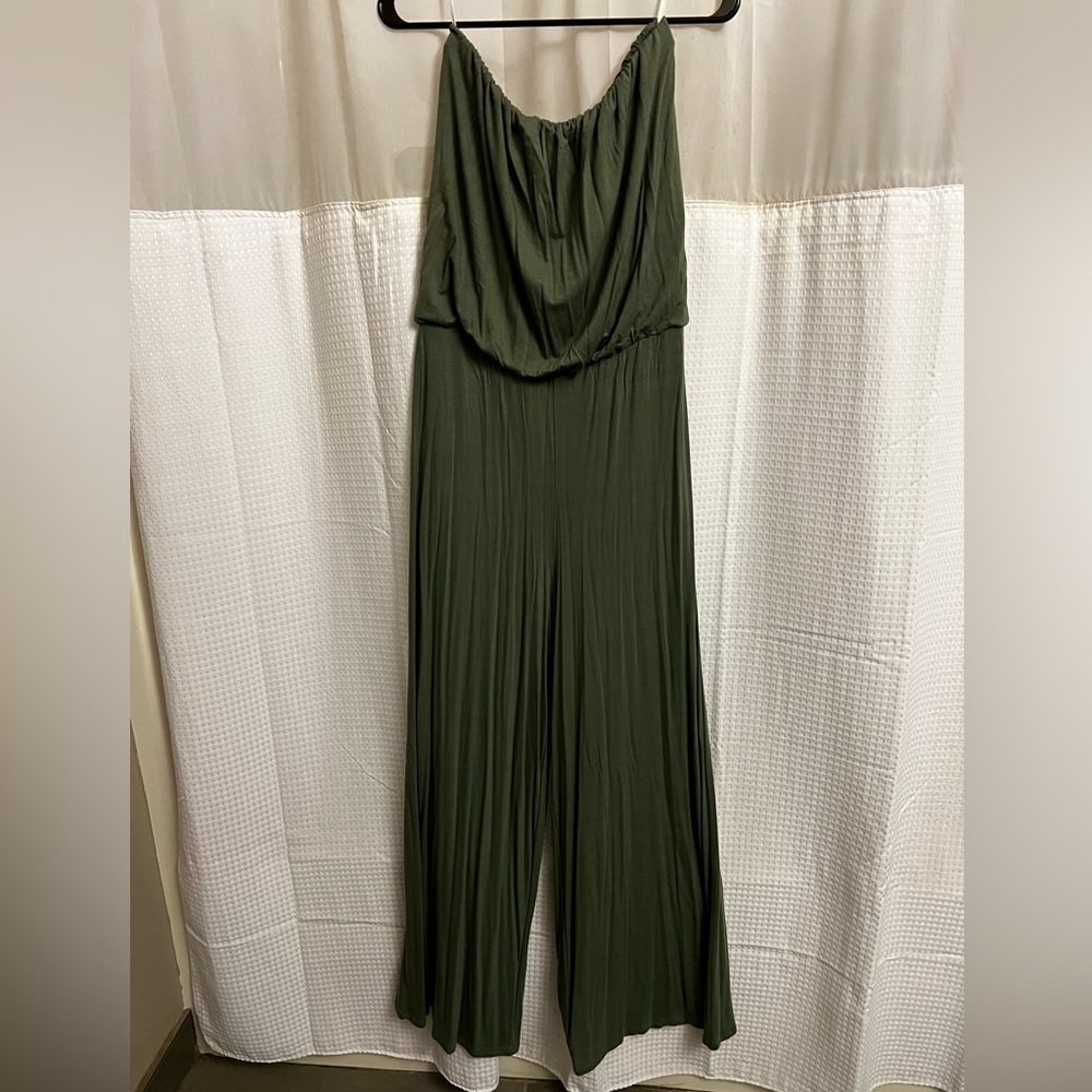 Adorable Jumpsuit! Super soft!